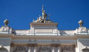 fot. https://www.pw.edu.pl/