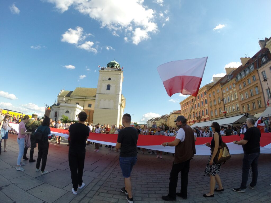 fot. © Maksym Figat. Facebook - Żywy znak dla Powstania Warszawskiego