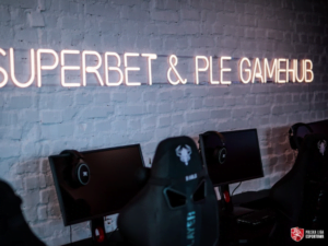 “GameHub” oficjalnie otwarty. Superbet i Polska Liga Esportowa zaprezentowały lokal