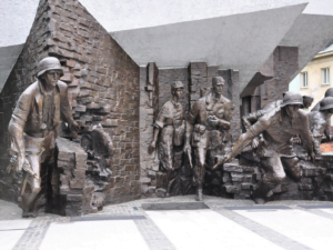 79 rocznica kapitulacji Powstania Warszawskiego - pamięć i refleksja