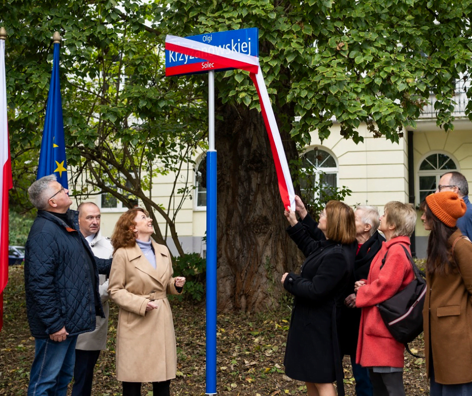 Olga Krzyżanowska patronką alei w Parku Tadeusza Mazowieckiego