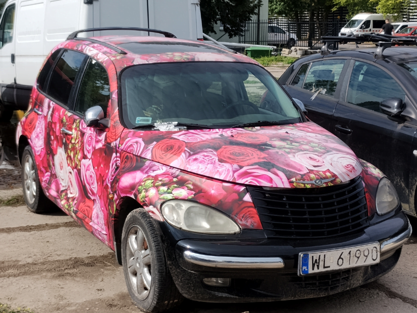 Warszawa sprzedaje nieodebrane samochody. Ponad milion złotych w budżecie miasta