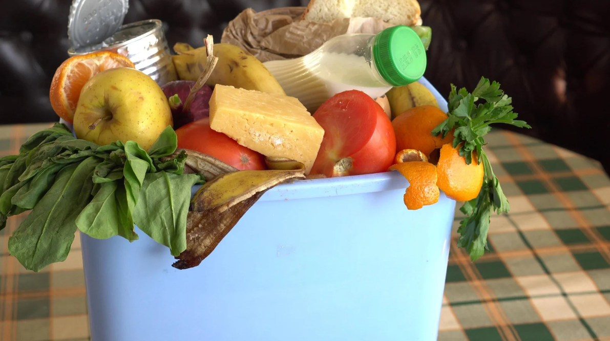 Co zrobić z jedzeniem po Wigilii? Oddaj do Jadłodzielni. Gdzie je znaleźć?