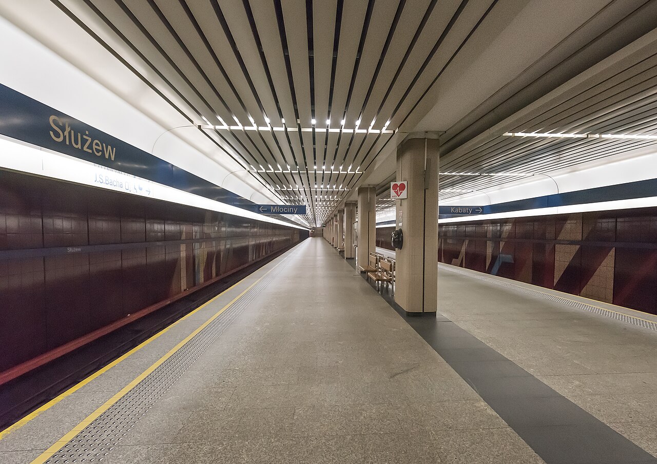 Mozaiki na dwóch stacjach metra wpisane do rejestru zabytków. To jedne z najmłodszych chronionych obiektów